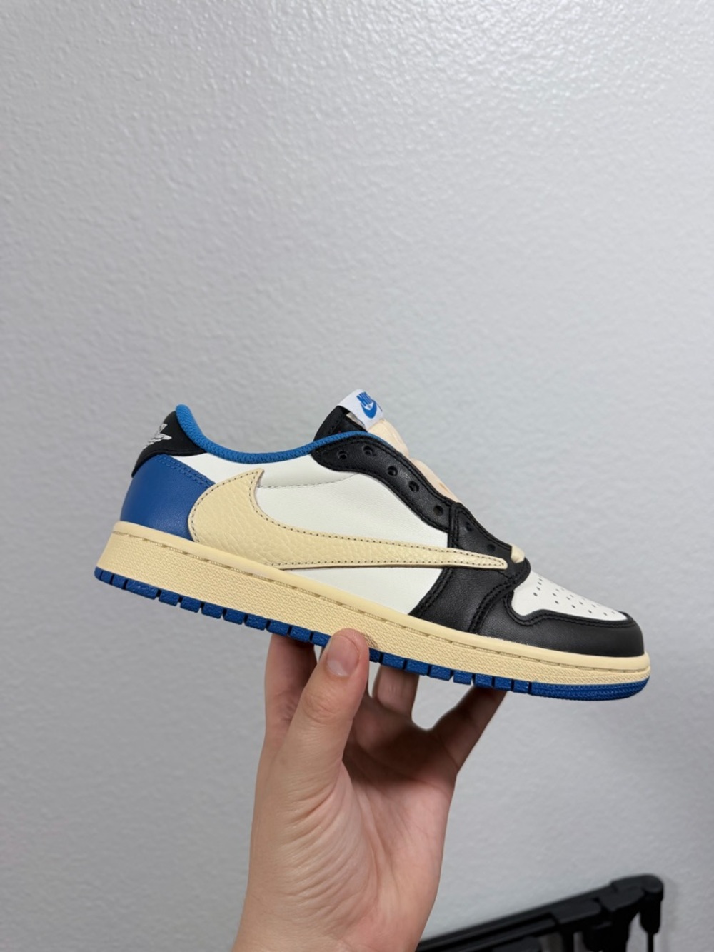 Nike Air Jordan 1 Low fragment x Travis